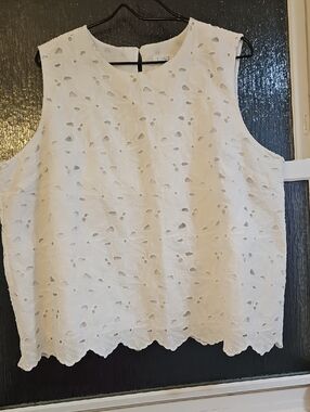 Time and Tru Snowy White Eyelet Sleeveless top
